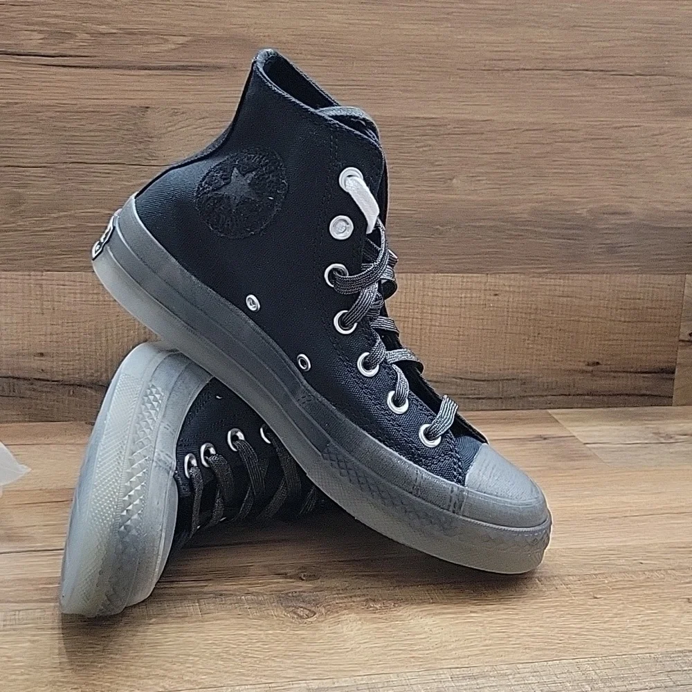 Converse high top